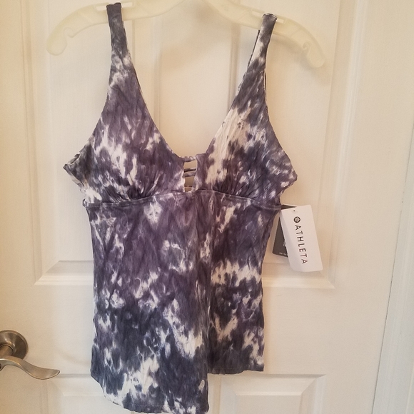 Athleta Other - Athleta tankini L